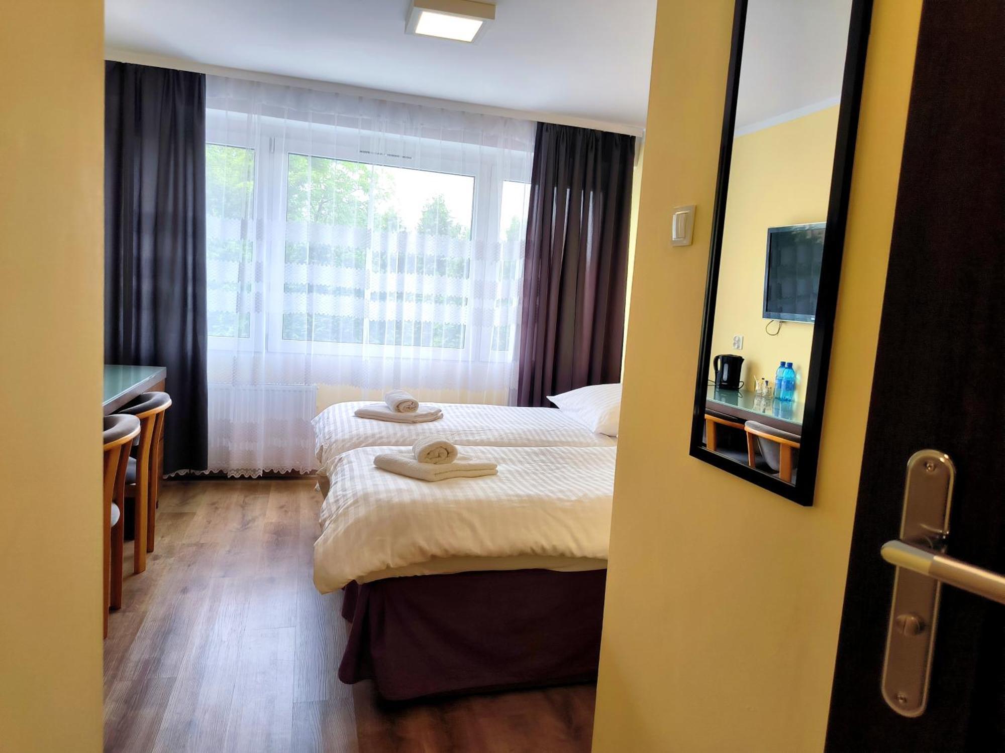 Arkadia Hotel Kielce Buitenkant foto