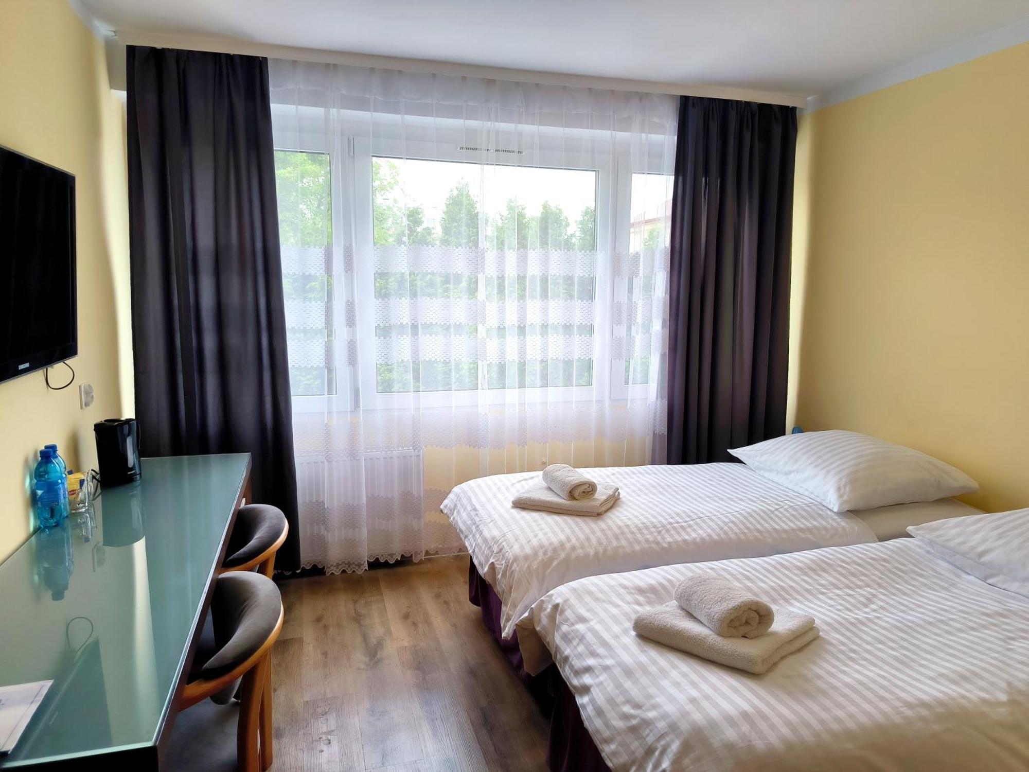Arkadia Hotel Kielce Buitenkant foto