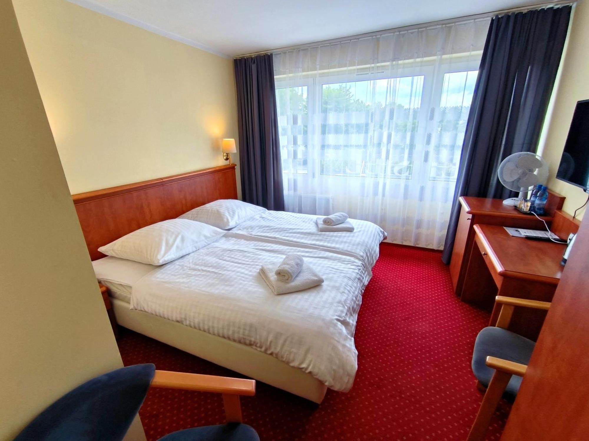Arkadia Hotel Kielce Buitenkant foto