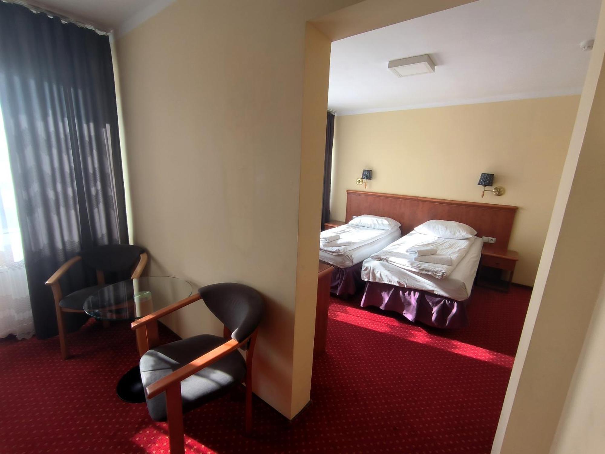 Arkadia Hotel Kielce Buitenkant foto