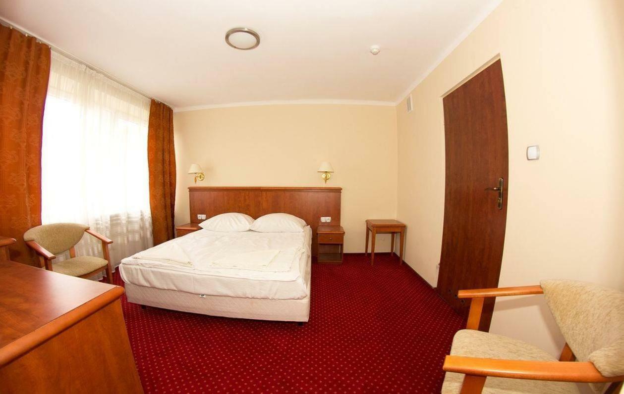 Arkadia Hotel Kielce Buitenkant foto